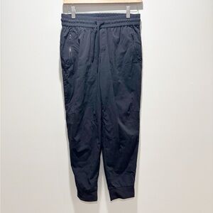 Athleta Black Trekkie Relaxed Mid Rise Jogger Ripstop Outdoor Activewear XS